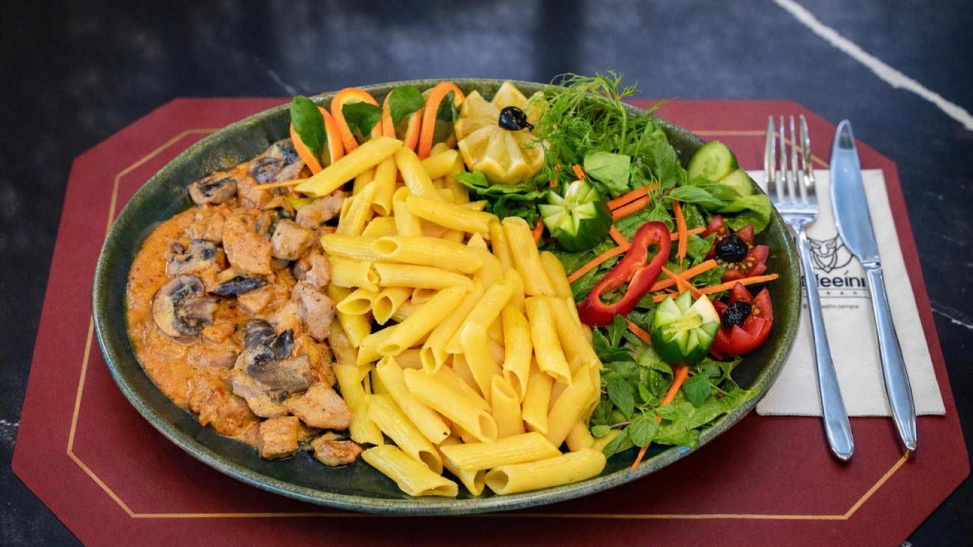 KÖRİLİ TAVUK & KREMALI MANTARLI TAVUK