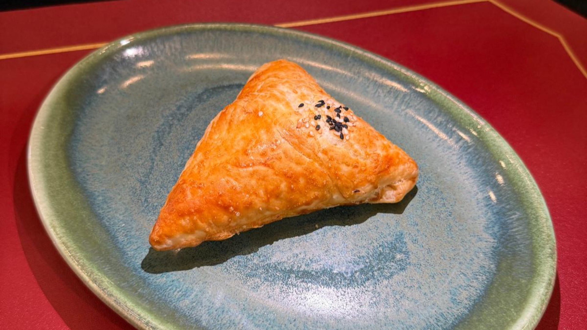 EL AÇMASI RUS KIYMALI SAMSA BÖREĞİ